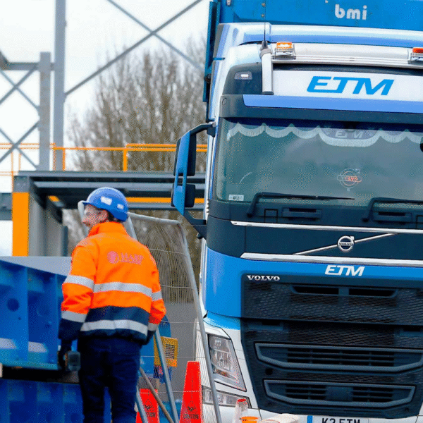 5 Benefits of Hiring Commercial Hazardous Waste Transportation Services