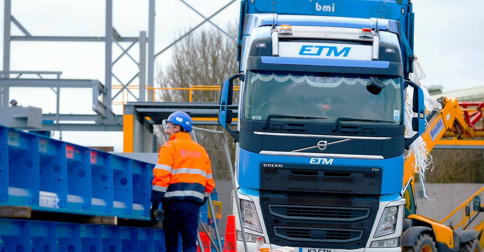 5 Benefits of Hiring Commercial Hazardous Waste Transportation Services